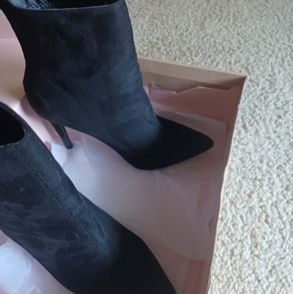 Nice boots size 7